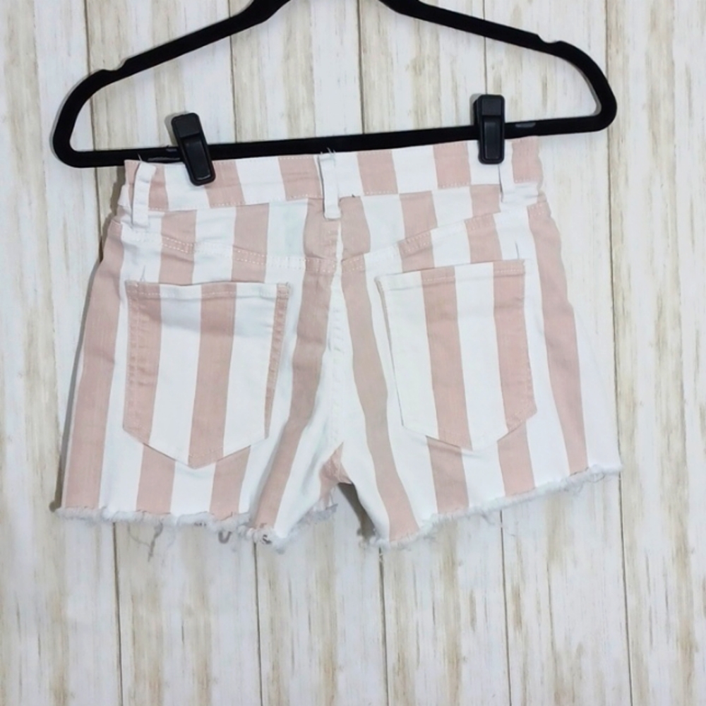 Size Small Altar'd State Shorts - Picture 2 of 5